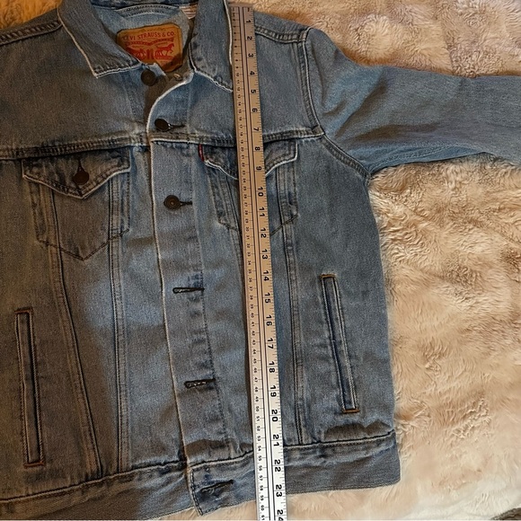 Levi’s trucker jacket - Picture 9 of 10